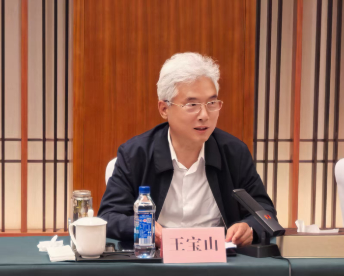 王宝山主委_resized.jpg