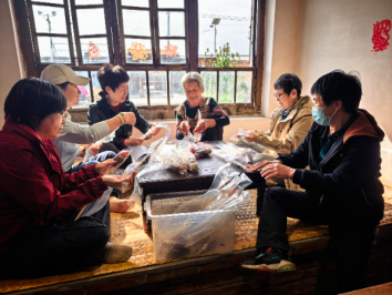 情暖重阳 同心敬老 ——农工党唐山市委会组织老党员赴张麻湾村开展重阳节主题活动